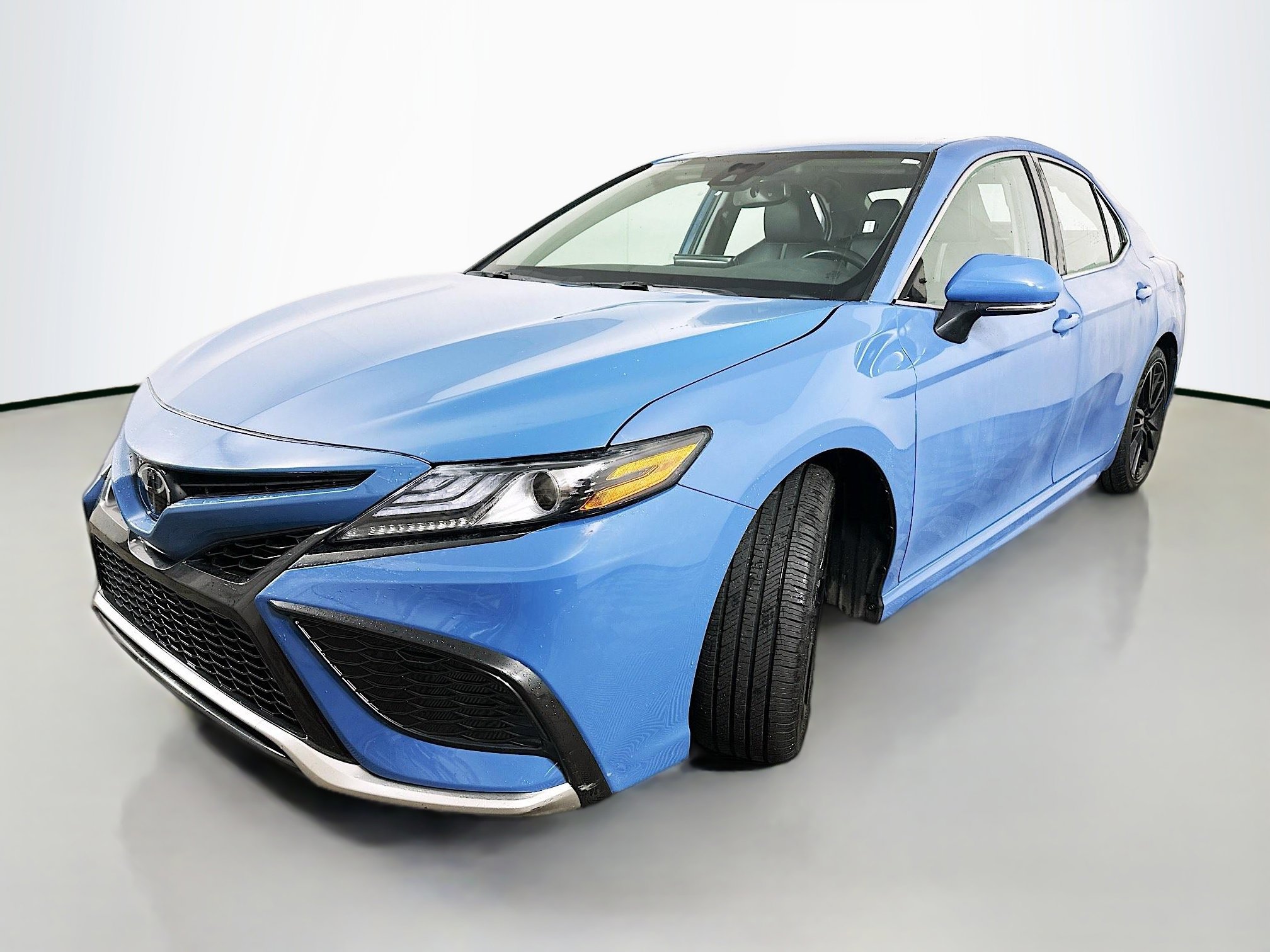Used 2024 Toyota Camry XSE image 3