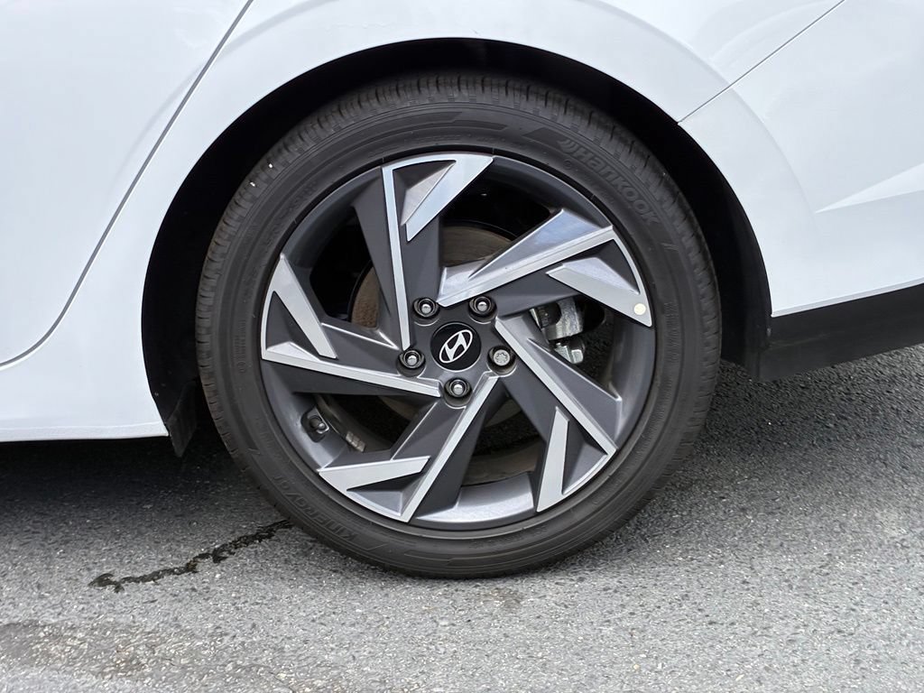 Used 2025 Hyundai Elantra Limited FWD image 46