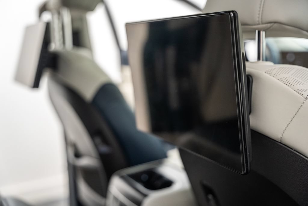 Used 2025 Kia Carnival SX FWD image 35