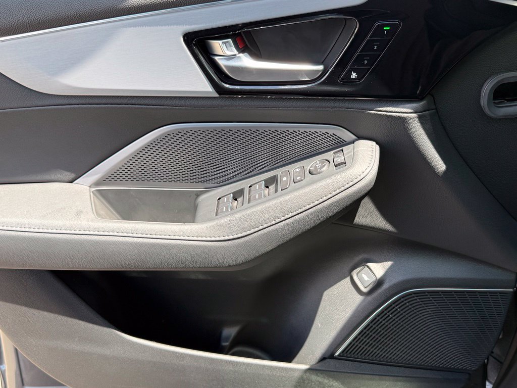 Certified 2026 Acura MDX SH-AWD image 32