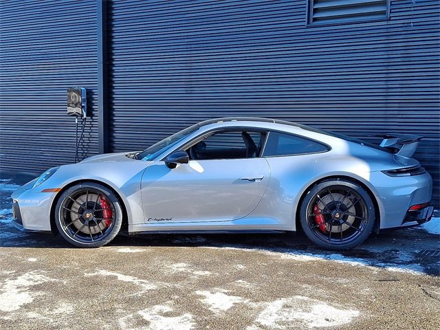 New 2026 Porsche 911 Carrera GTS image 2