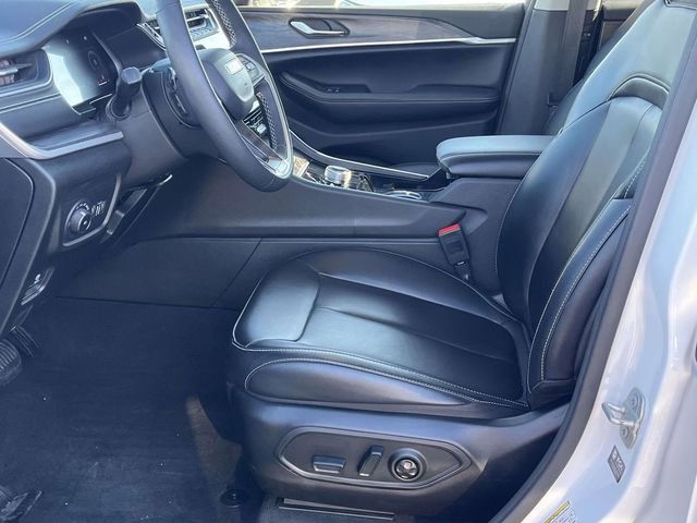 Used 2023 Jeep Grand Cherokee L Limited image 13