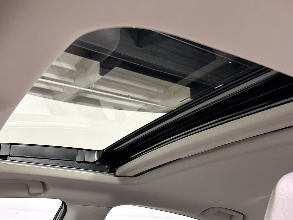 Used 2025 Honda Accord SE image 18