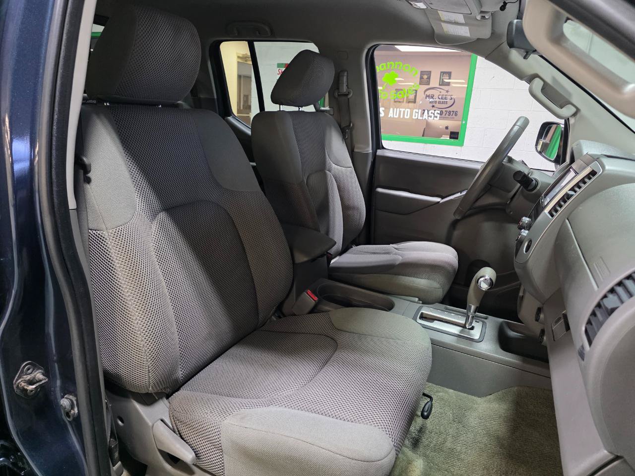 Used 2015 Nissan Frontier SV RWD image 23