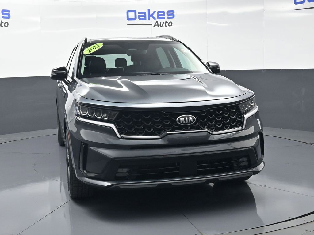 Certified 2021 Kia Sorento EX w/ Panoramic Sunroof Package FWD image 3