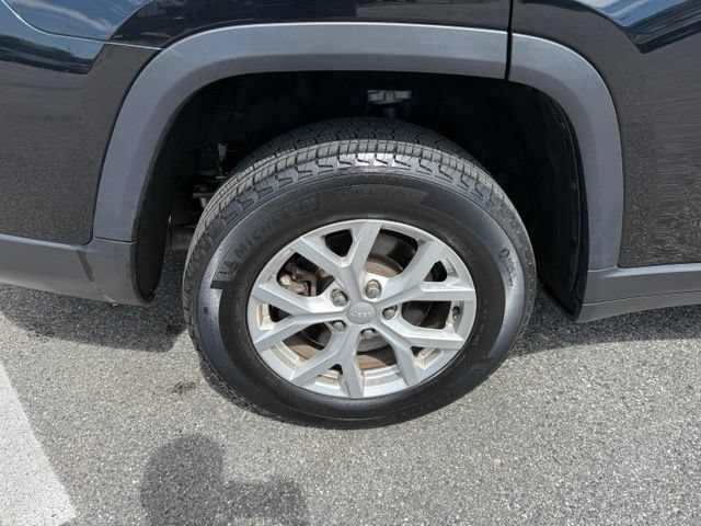 Used 2023 Jeep Grand Cherokee L Limited AWD/4WD image 49