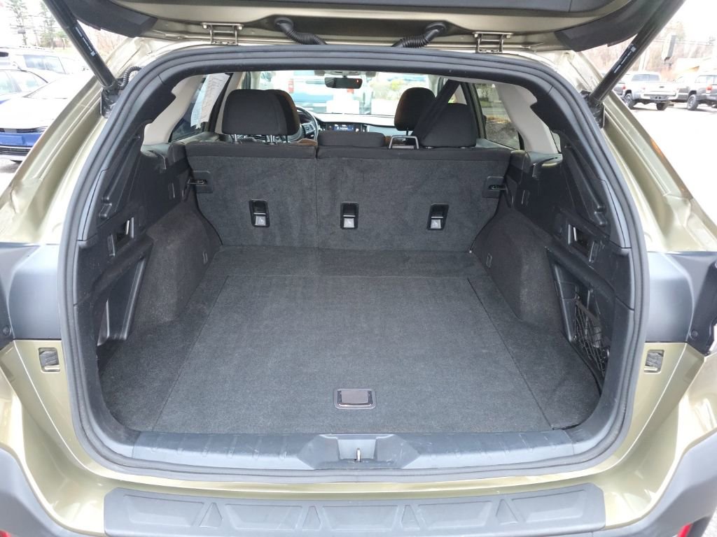 Used 2021 Subaru Outback Premium image 6