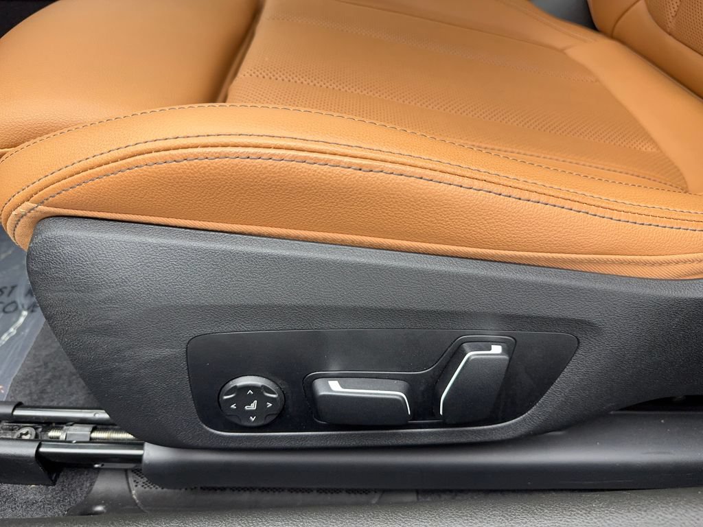 Used 2025 BMW 230i Coupe w/ Premium Package RWD image 37