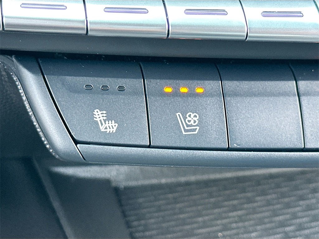 Used 2023 Cadillac CT4 V w/ Technology Package image 20