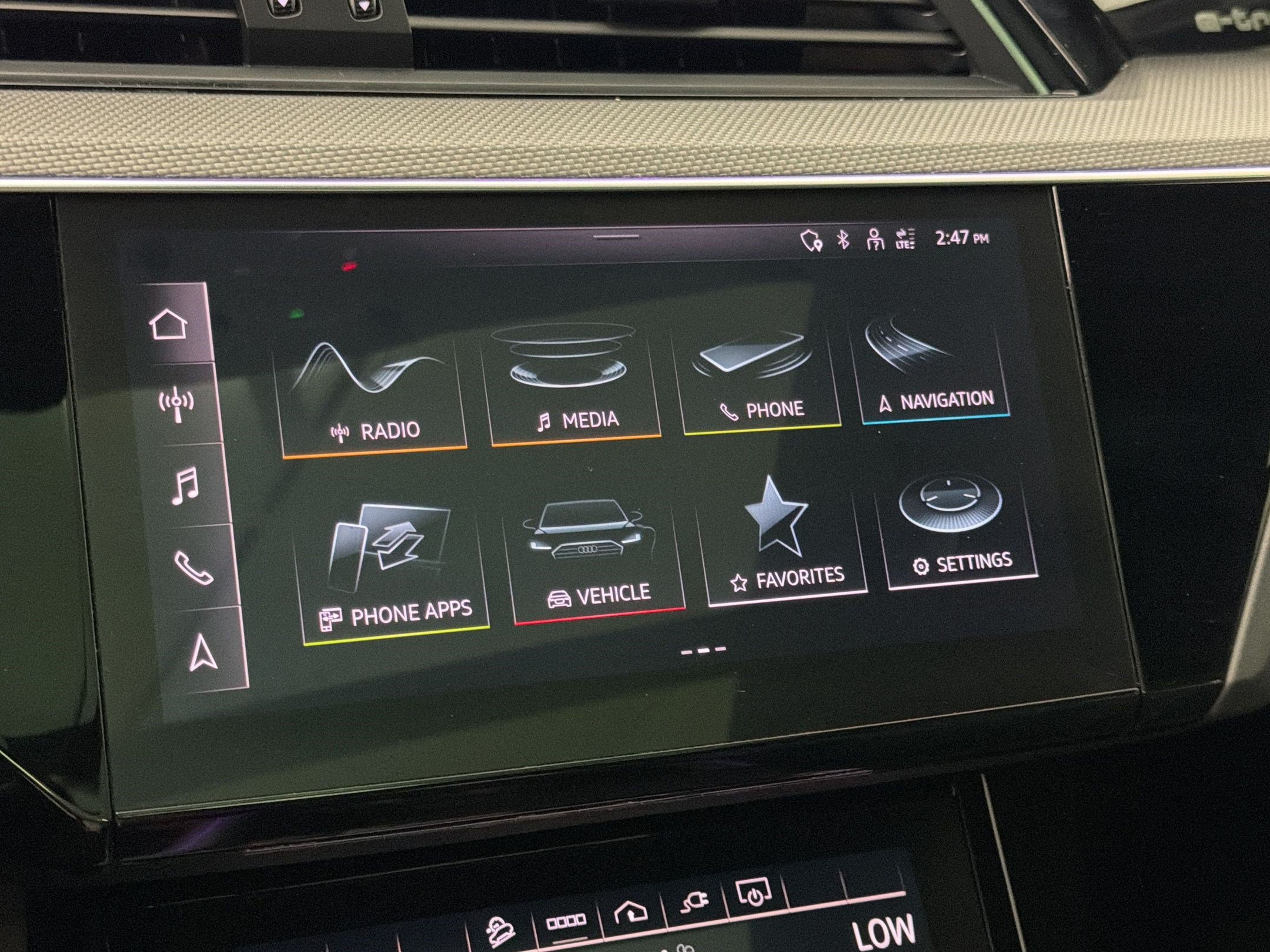 Certified 2024 Audi SQ8 e-tron Premium Plus w/ Black Optic Package AWD/4WD image 19