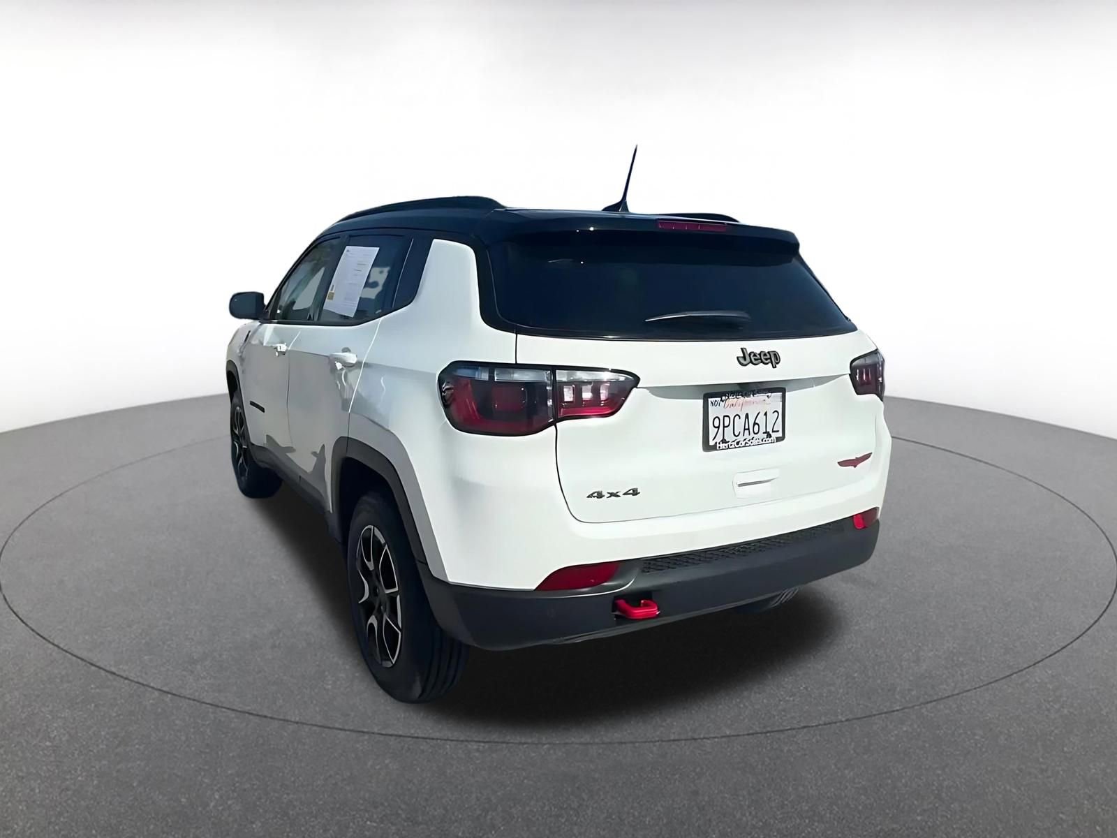 Used 2025 Jeep Compass Trailhawk AWD/4WD image 11