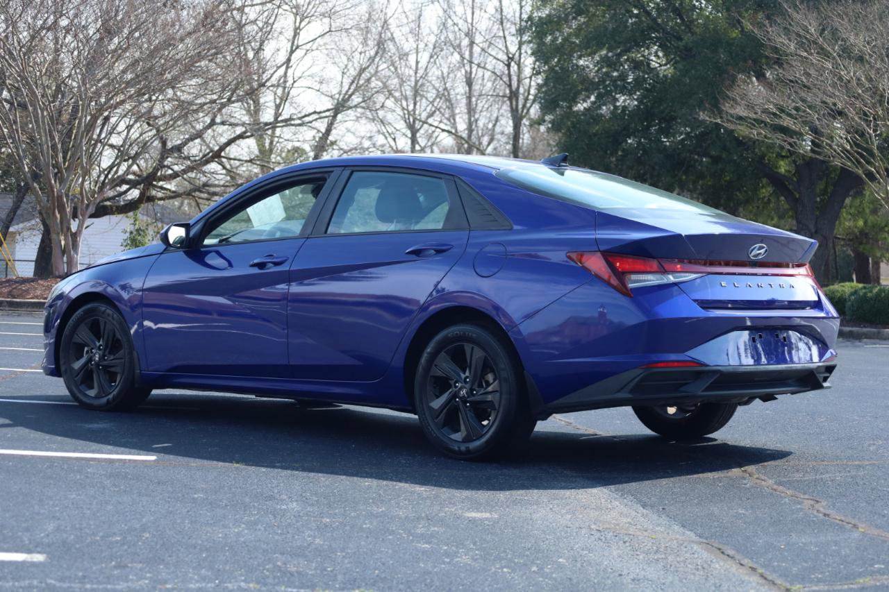 Used 2023 Hyundai Elantra SEL image 3