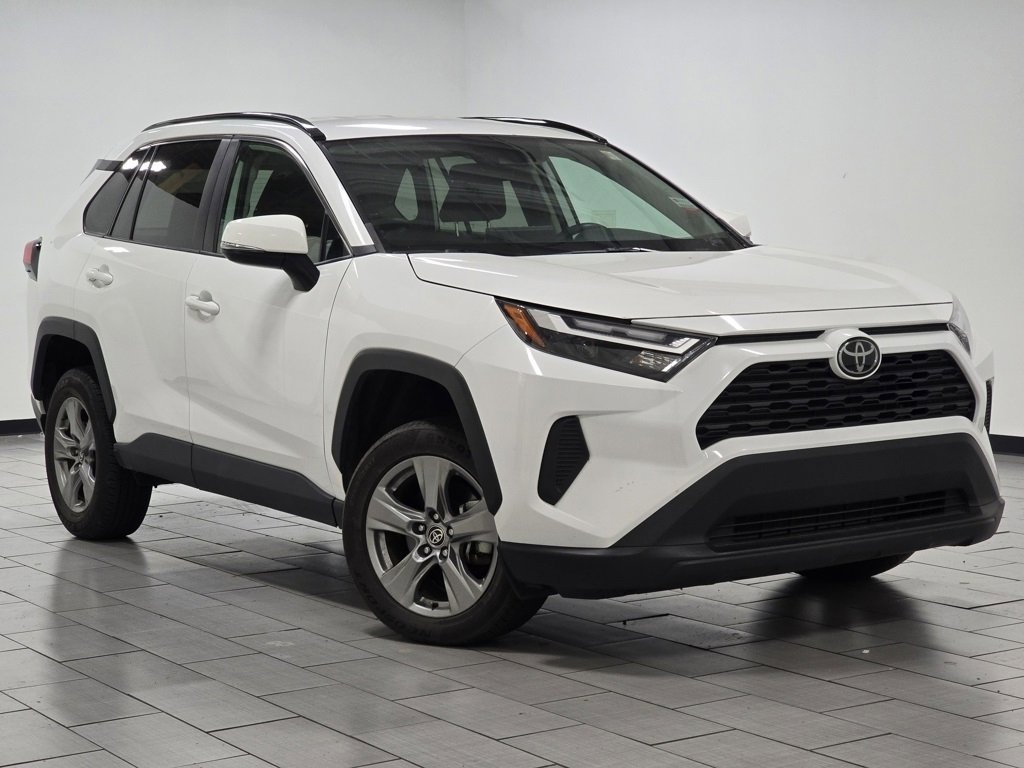 Used 2024 Toyota RAV4 XLE image 2