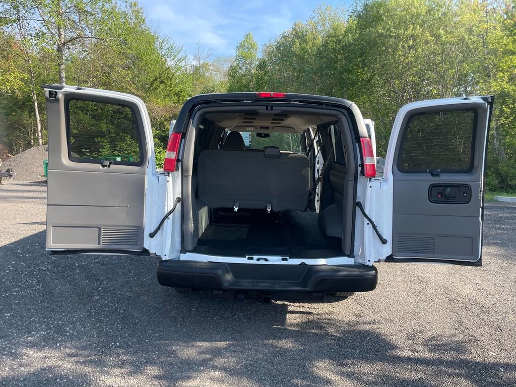 Used 2014 Chevrolet Express 3500 LS RWD image 23
