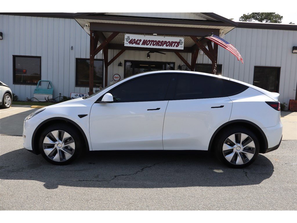 Used 2021 Tesla Model Y Long Range image 2