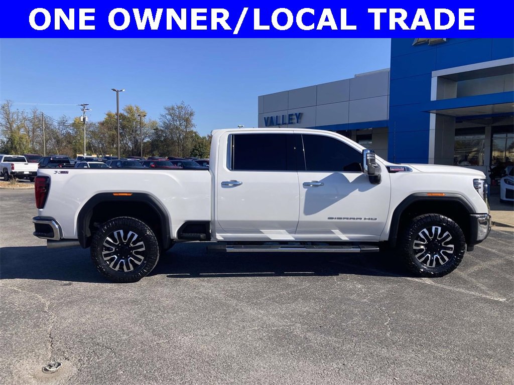 Used 2025 GMC Sierra 2500 SLT w/ SLT Premium Package image 2