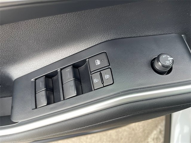 Used 2023 Toyota Highlander XLE image 30