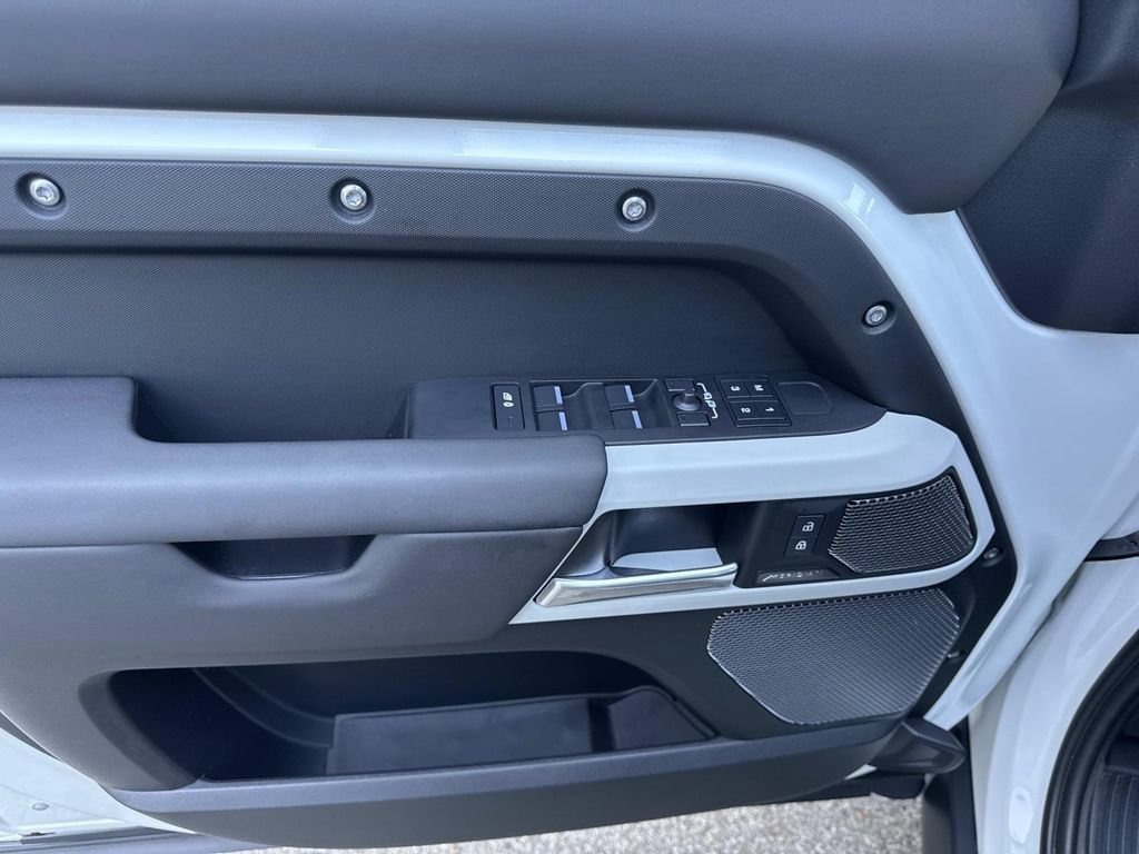 Certified 2024 Land Rover Defender 110 S AWD/4WD image 18