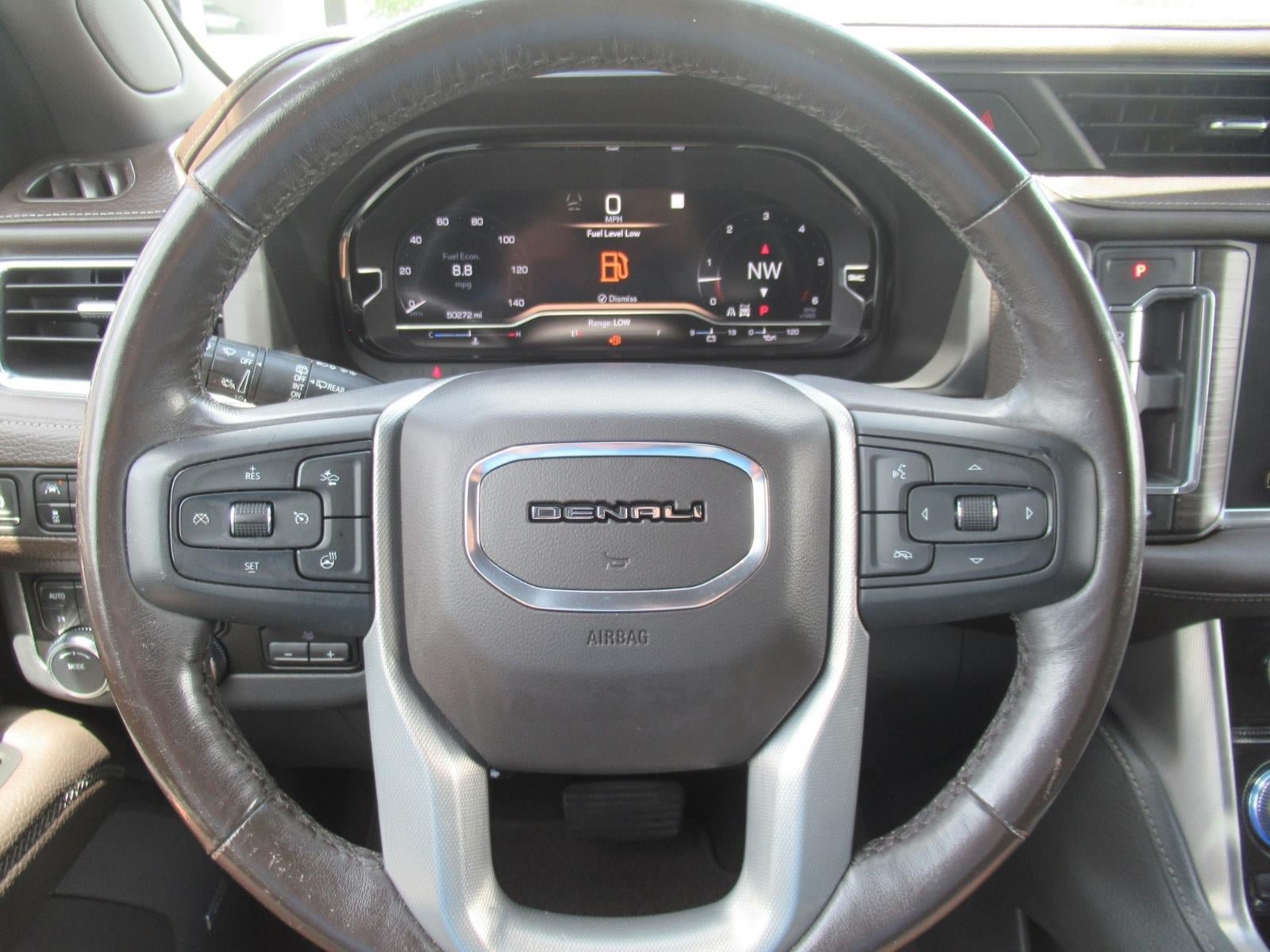 Used 2022 GMC Yukon XL Denali w/ Advanced Technology Package AWD/4WD image 24