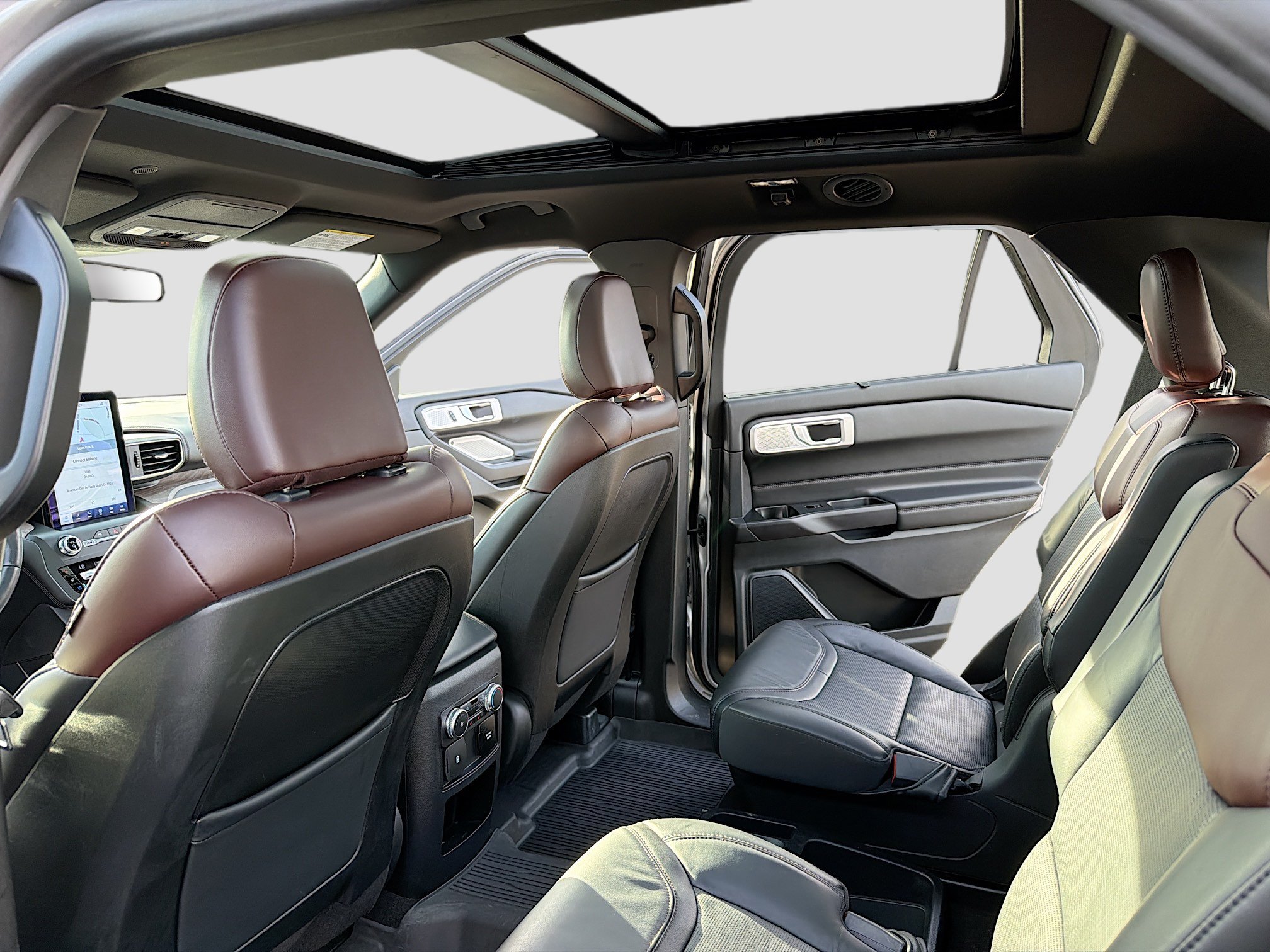 Used 2020 Ford Explorer Platinum w/ Premium Technology Package AWD/4WD image 6