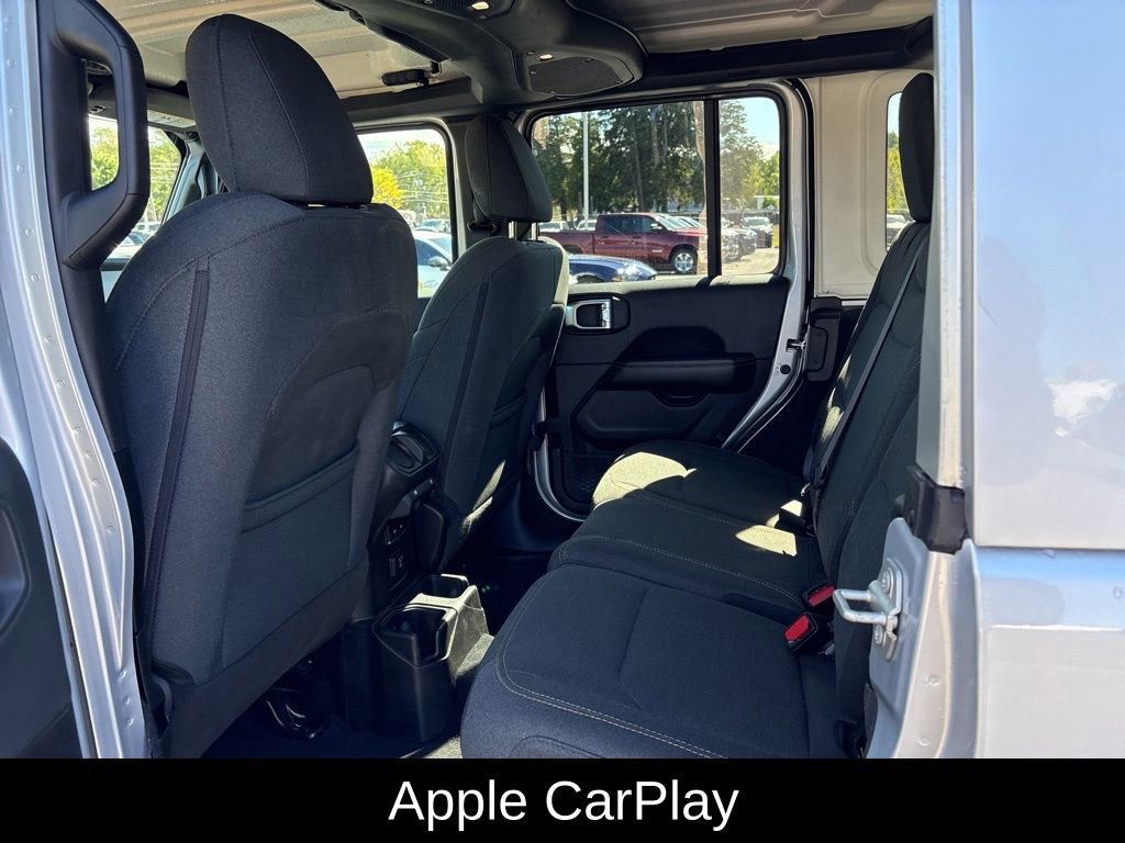 Used 2024 Jeep Wrangler Sahara image 9