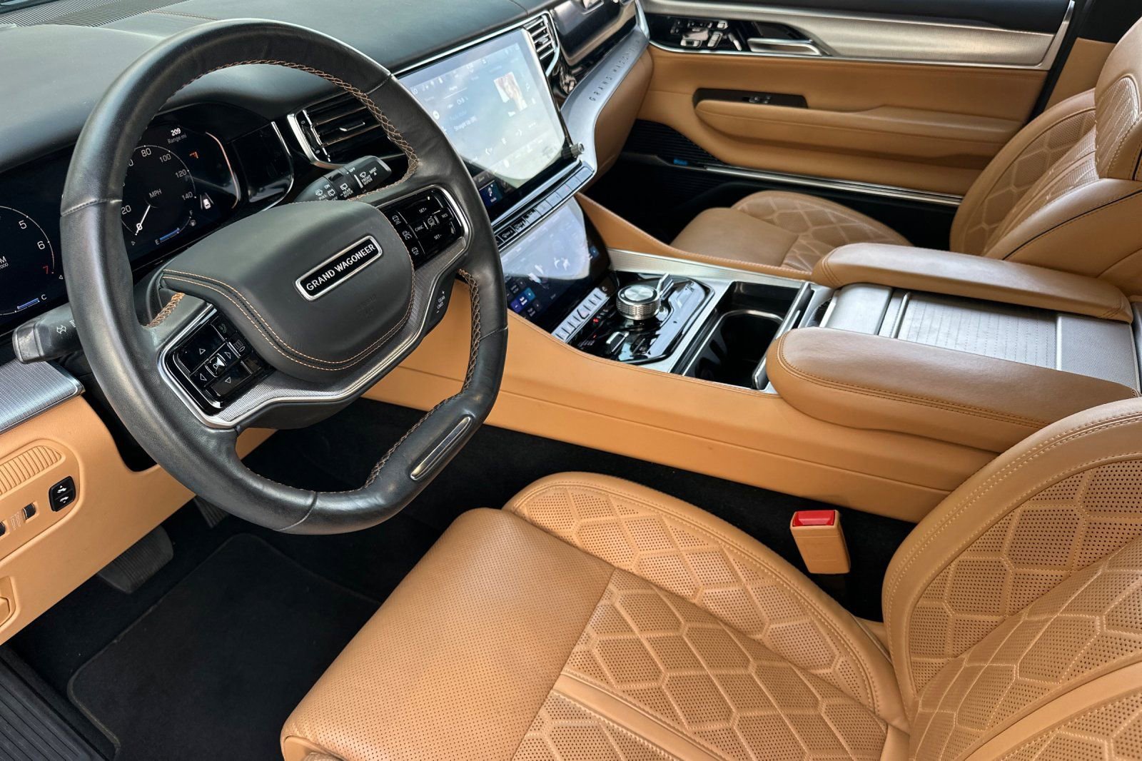 Used 2022 Jeep Grand Wagoneer Series III w/ Rear Seat Video Group 1 AWD/4WD image 10