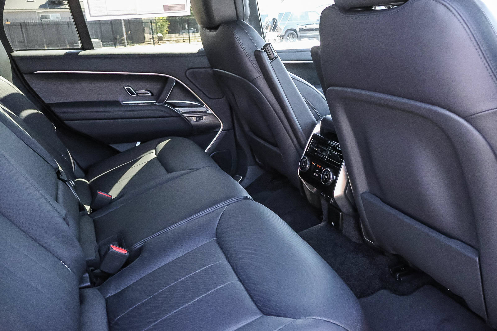 New 2026 Land Rover Range Rover SE AWD/4WD image 19