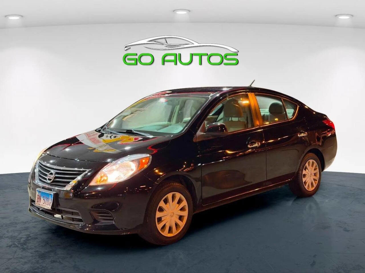 Used 2012 Nissan Versa SV image 4