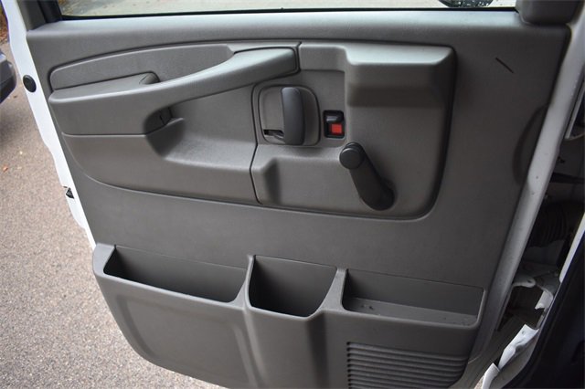Used 2015 Chevrolet Express 3500 Extended image 23