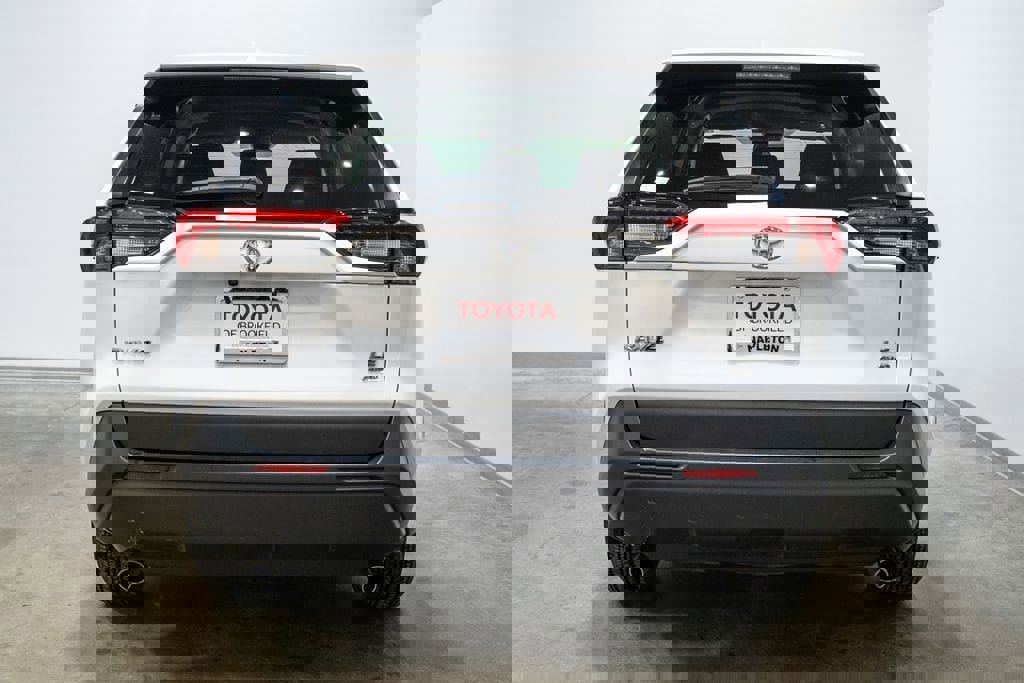 Used 2024 Toyota RAV4 LE image 6