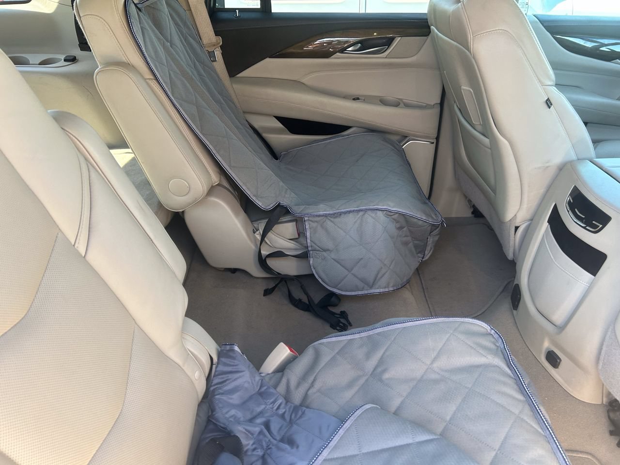 Used 2019 Cadillac Escalade Luxury w/ LPO, Radiant Package AWD/4WD image 10