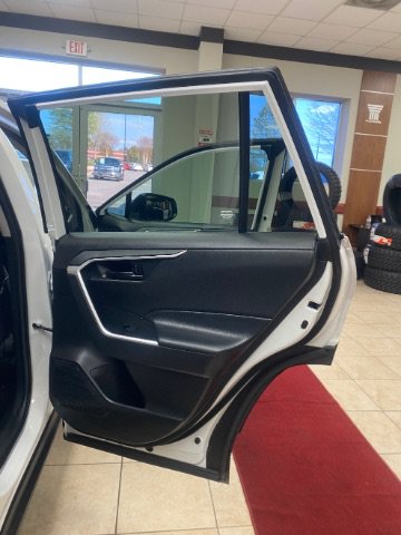 Used 2024 Toyota RAV4 LE AWD/4WD image 18
