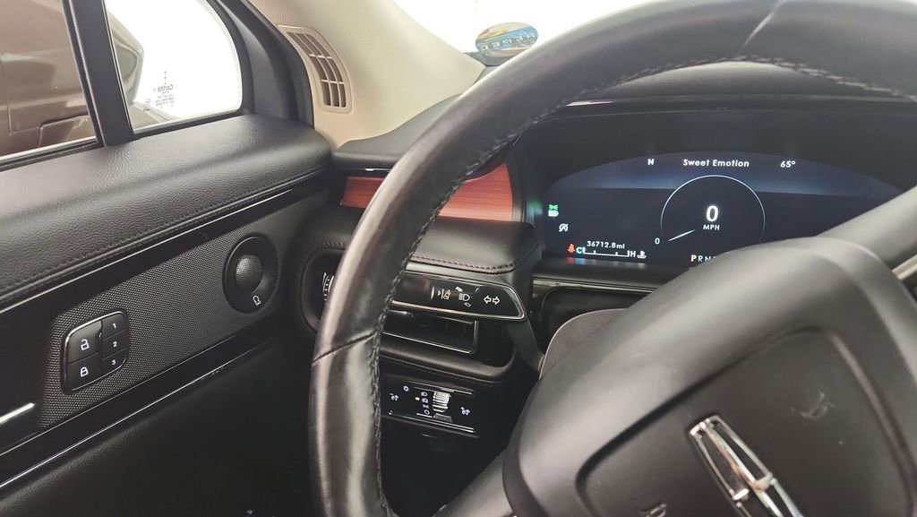 Used 2022 Lincoln Nautilus Reserve w/ Equipment Group 201A image 20