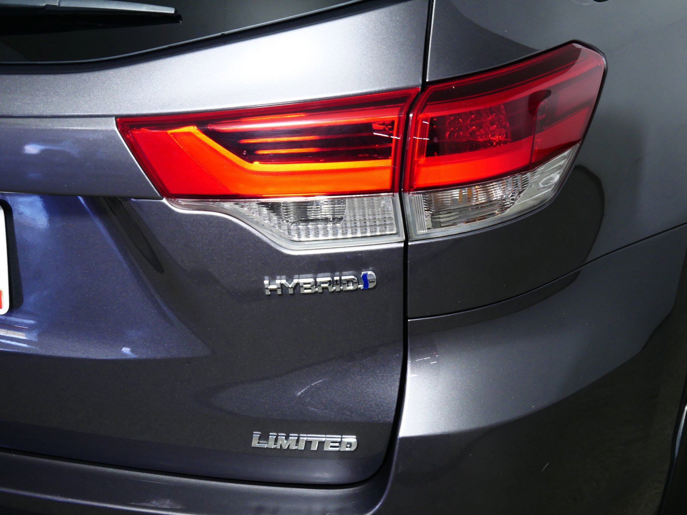 Used 2017 Toyota Highlander Limited AWD/4WD image 17