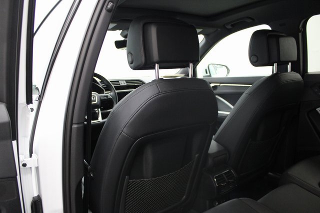 Used 2024 Audi Q3 2.0T Premium image 19