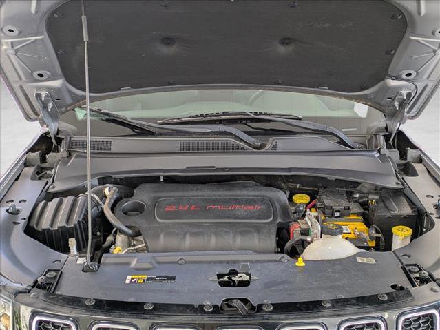Used 2018 Jeep Compass Latitude w/ Popular Equipment Group FWD image 28