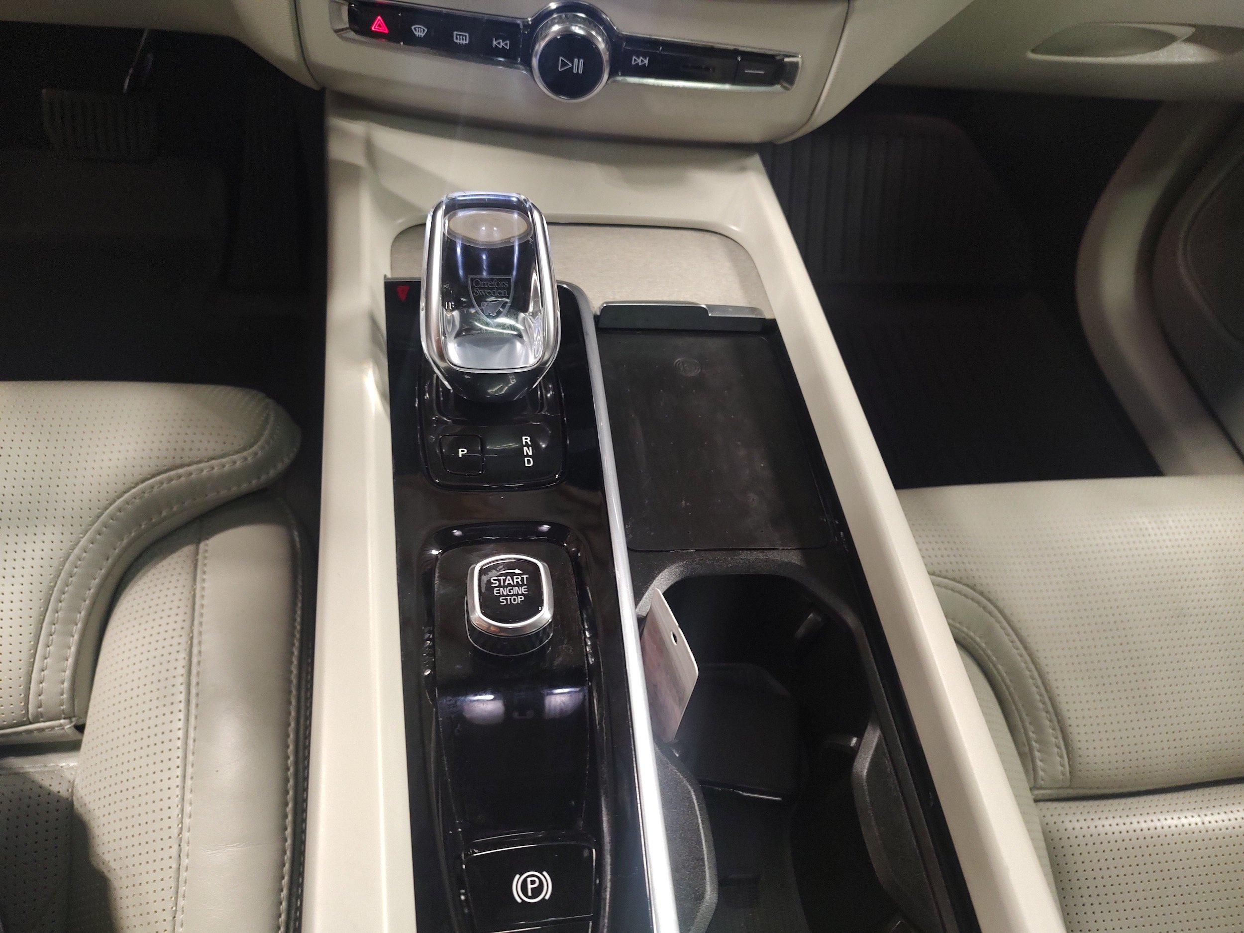 Used 2022 Volvo XC60 B6 Inscription w/ Advanced Package AWD/4WD image 6