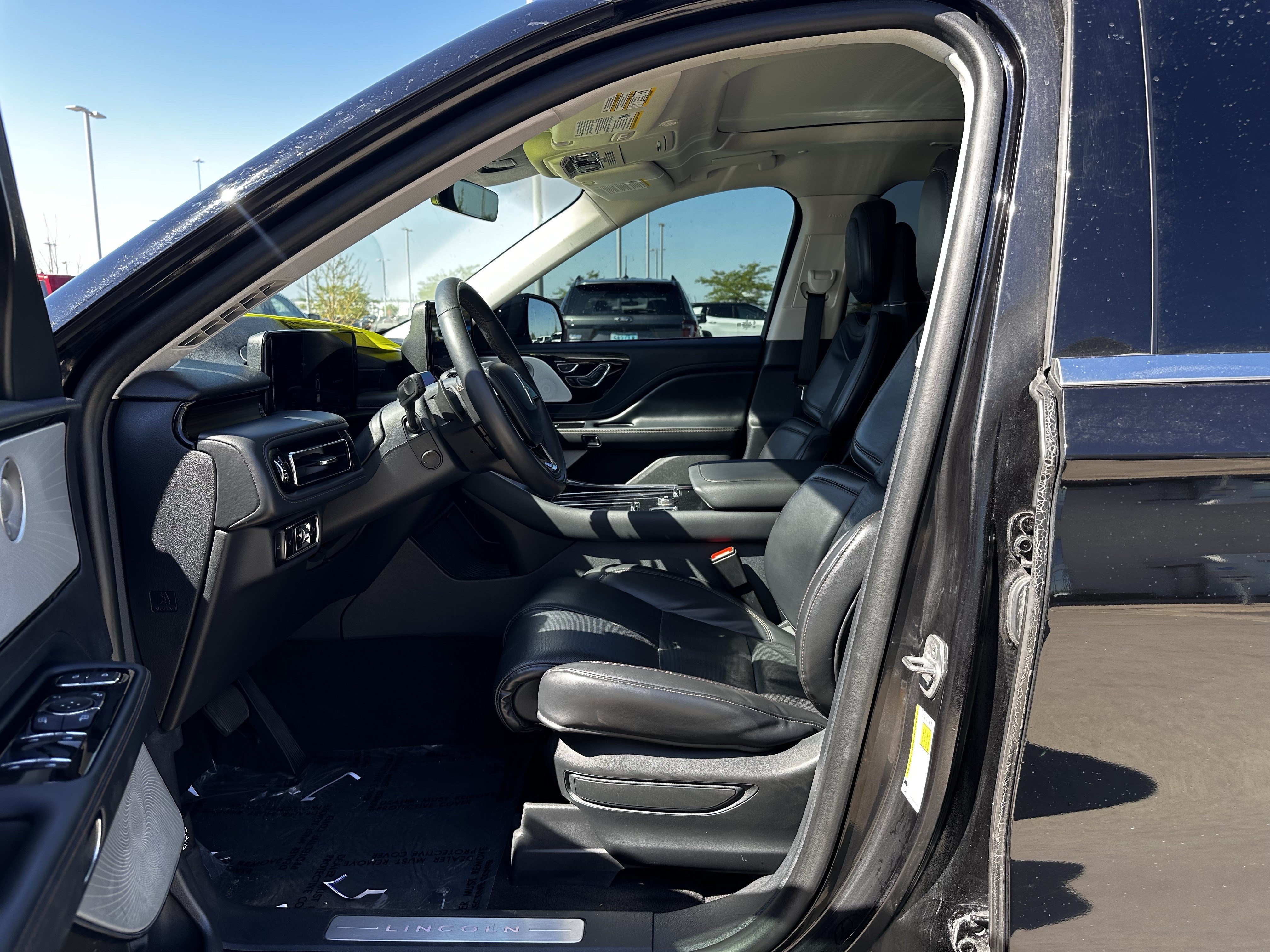 Used 2025 Lincoln Aviator Reserve w/ Equipment Group 201A AWD/4WD image 8