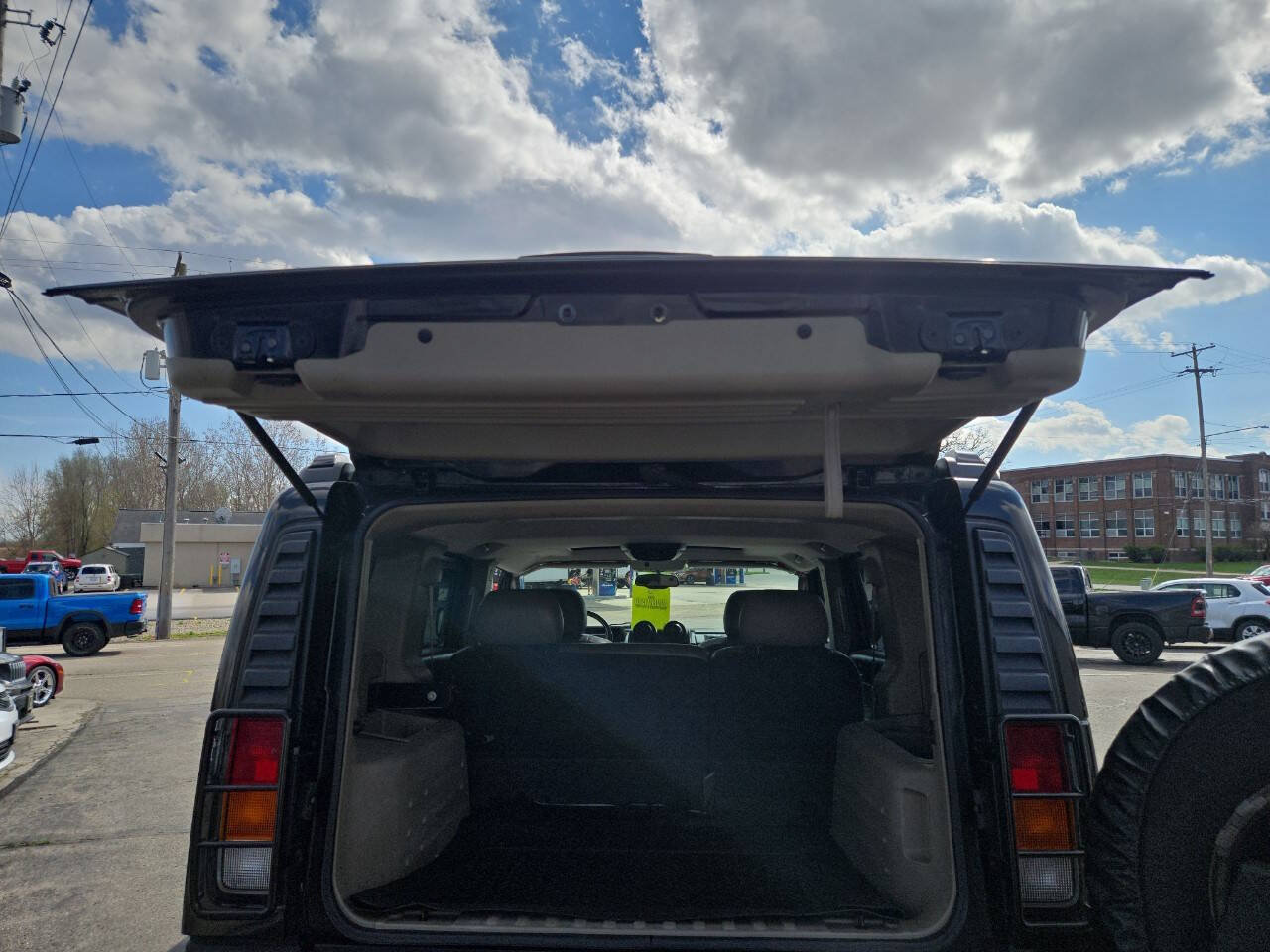 Used 2003 HUMMER H2 w/ Preferred Equipment Group AWD/4WD image 28