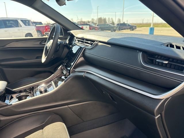 Used 2023 Jeep Grand Cherokee Altitude image 24