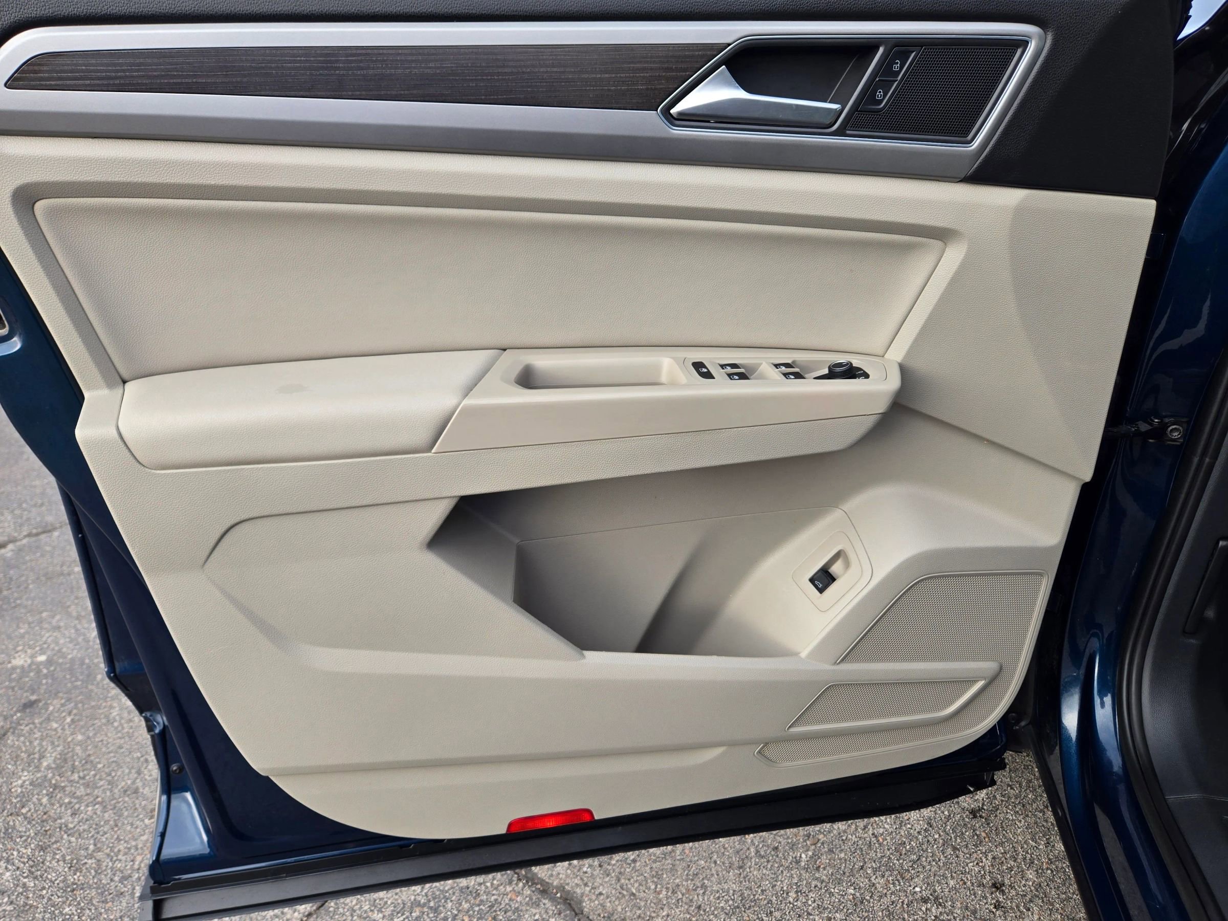 Used 2018 Volkswagen Atlas SE AWD/4WD image 31