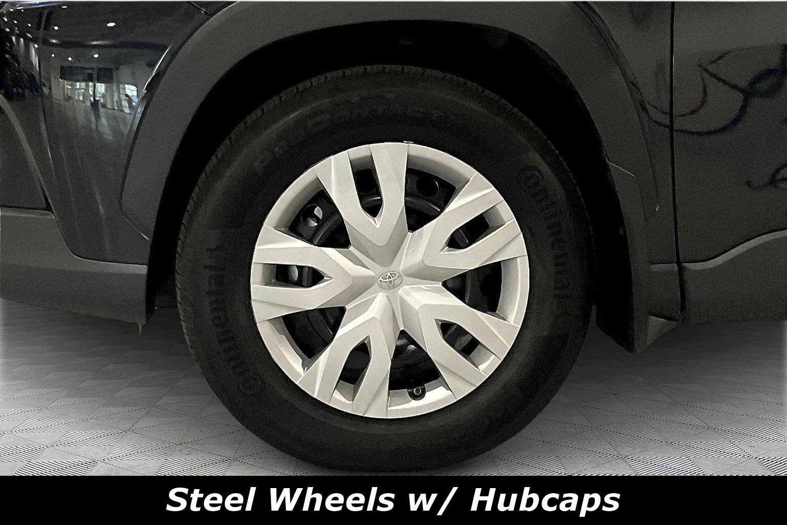 Used 2025 Toyota Corolla Cross L image 34