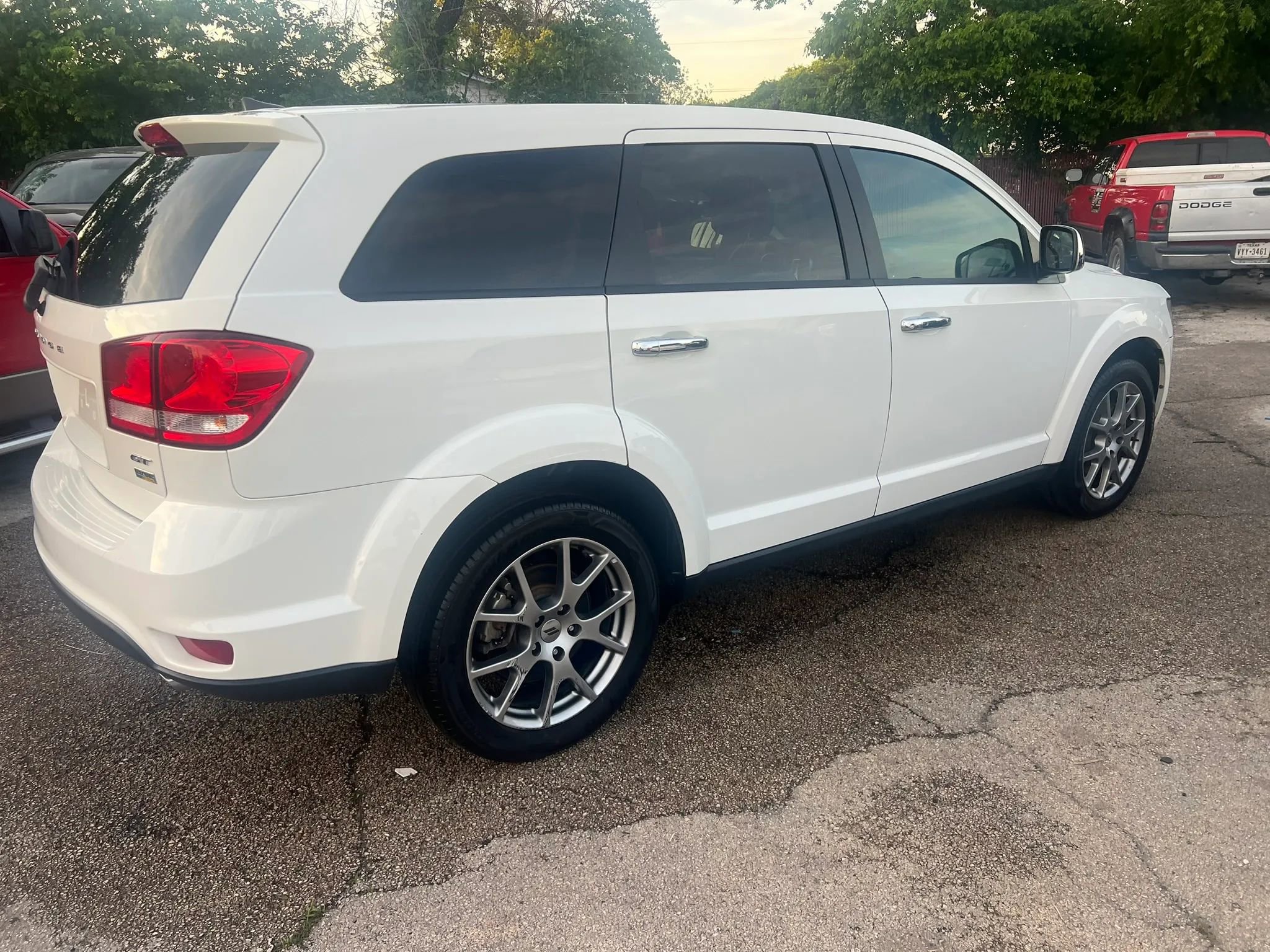 Used 2018 Dodge Journey GT FWD image 3