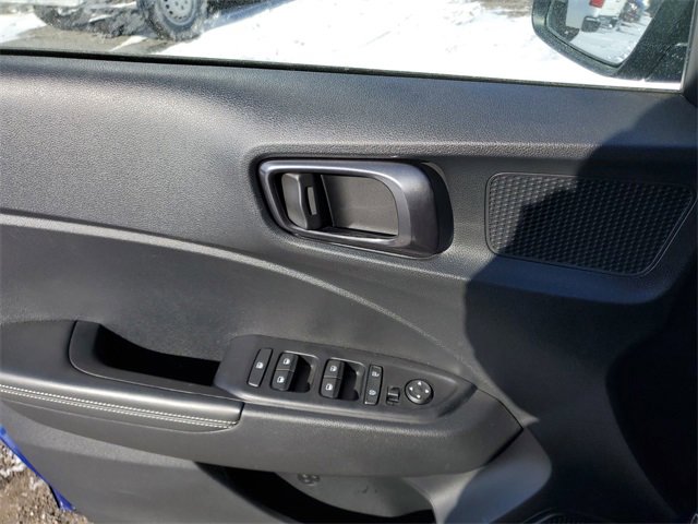 Used 2023 Hyundai Venue Limited w/ Cargo Package image 23