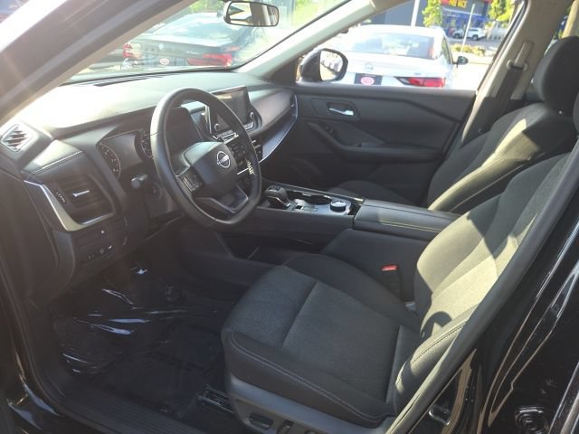 Used 2026 Nissan Rogue SV AWD/4WD image 14