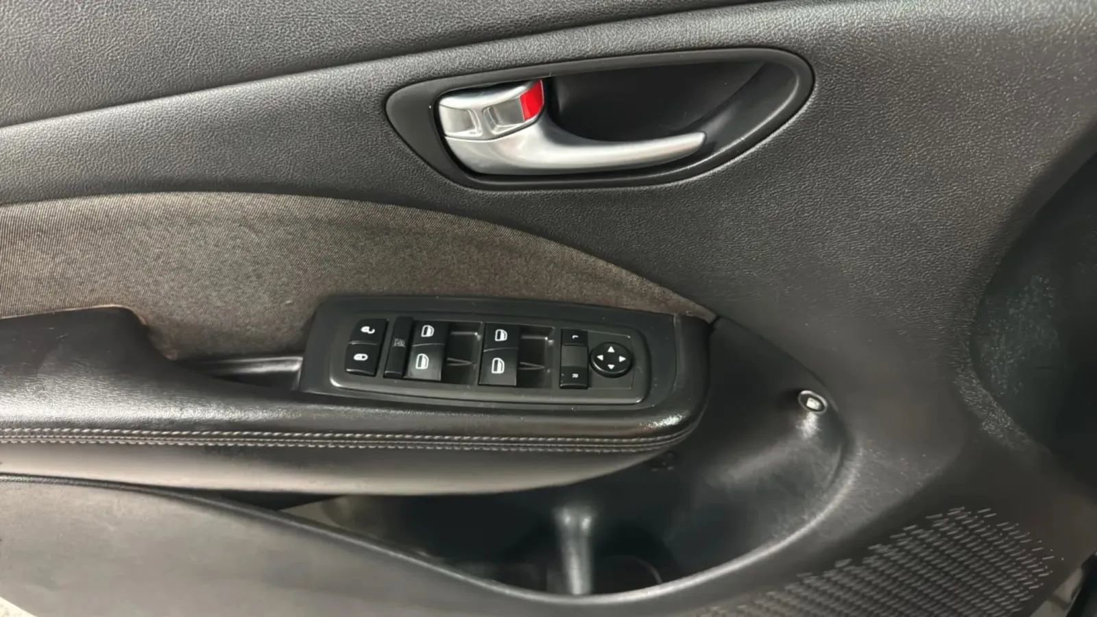 Used 2013 Dodge Dart SXT FWD image 18