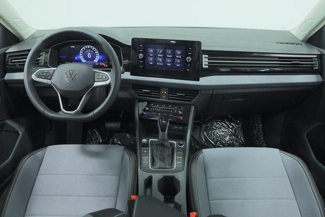 New 2025 Volkswagen Jetta SE FWD image 13