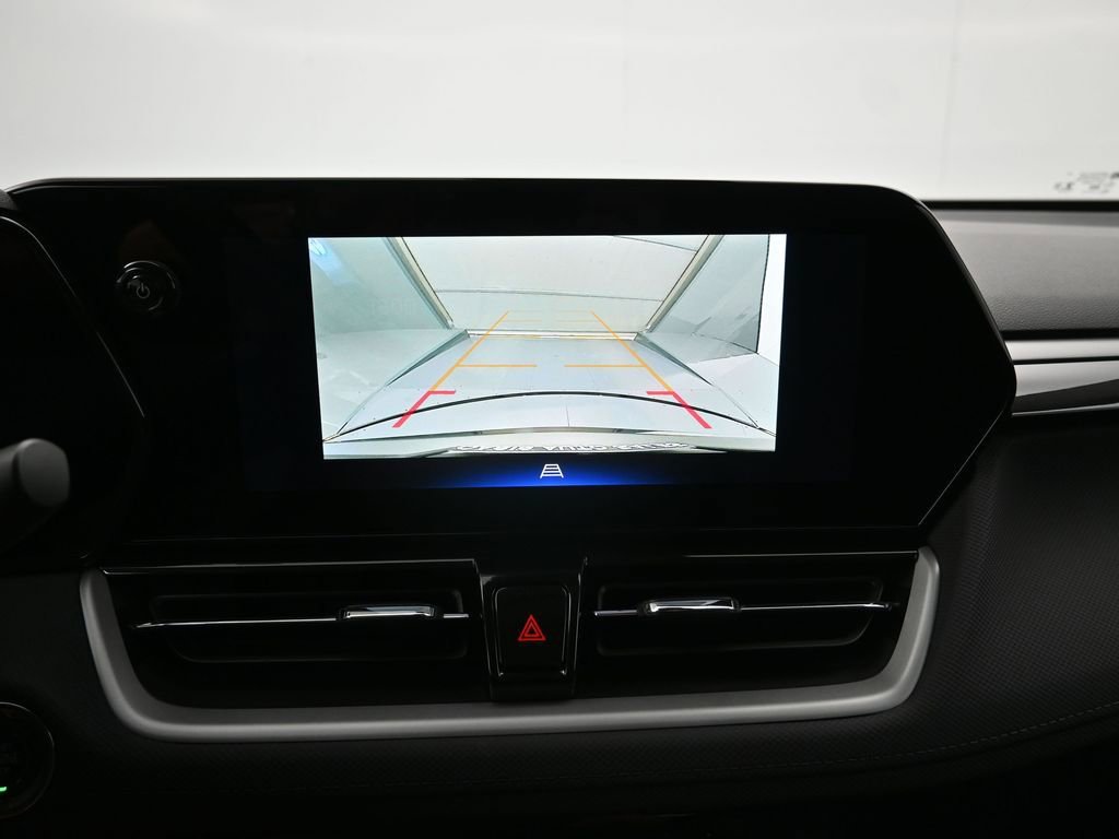 Used 2025 Chevrolet TrailBlazer LT FWD image 16