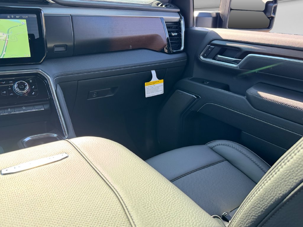 New 2026 GMC Sierra 3500 Denali AWD/4WD image 18