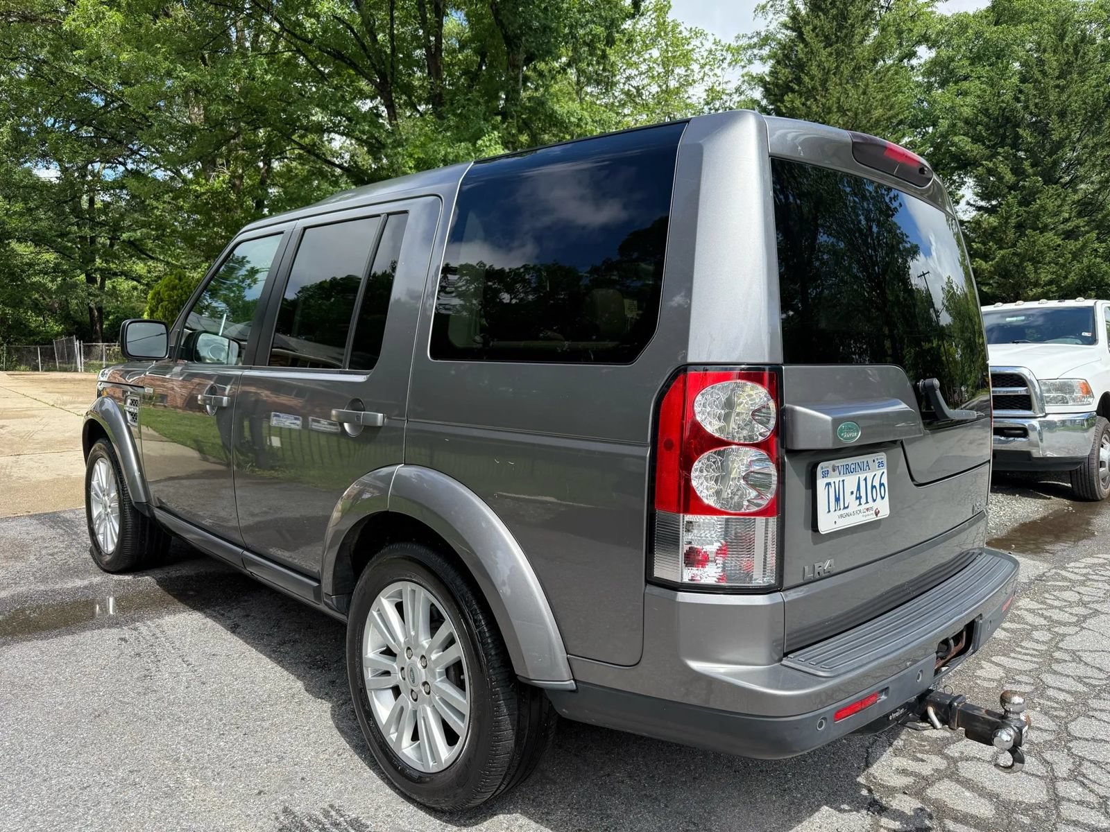 Used 2011 Land Rover LR4 HSE LUX AWD/4WD image 4